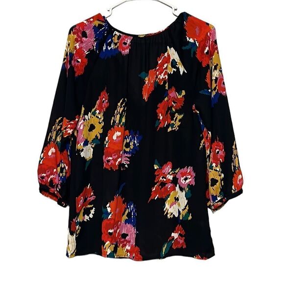 Floral Blouse Woman's Size Medium Violet + Claire Black Colorful V-Neck Shirt - Picture 6 of 7
